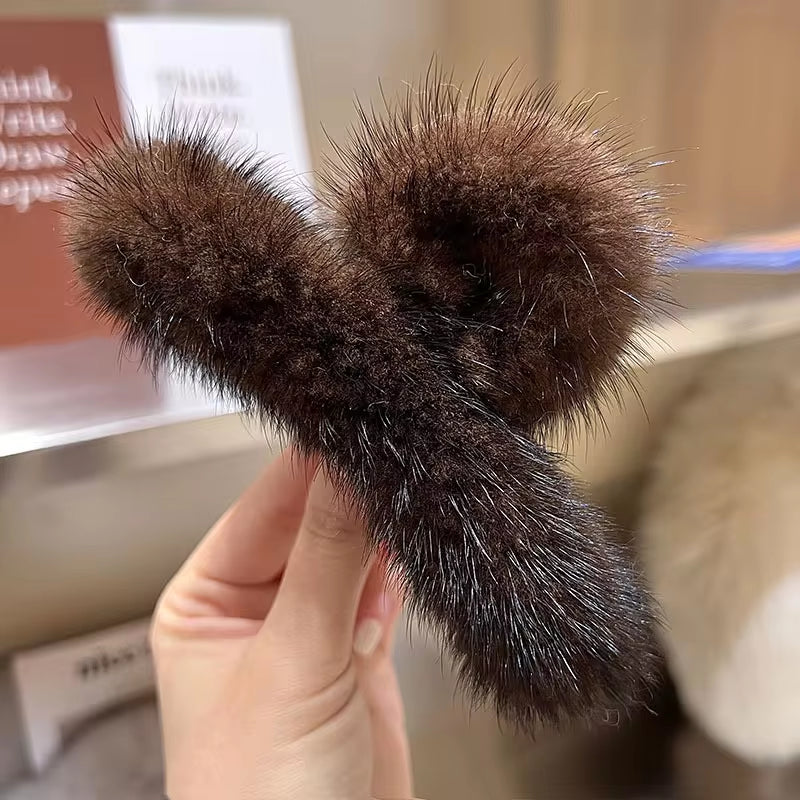 Real Mink Fur Barrettes Winter Fluffy Hair Claw Elegant Acrylic Hairpins Clip Crab Headwear for Women Girls Hair Accessories